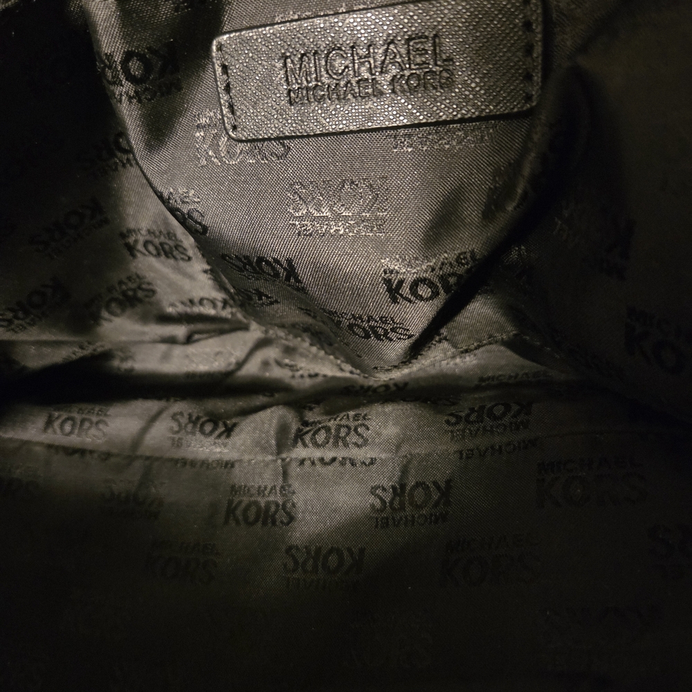 VEUC. Michael Kors Black Satchel !! Gorgeous Bag!! - Picture 12 of 13
